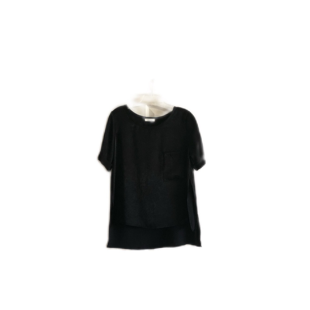 MOD REF women’s black top, split side seam, Size M.  NWOT.